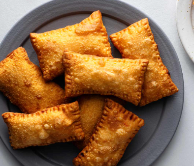 Pastel de Carne: Crocância, sabor e tradição