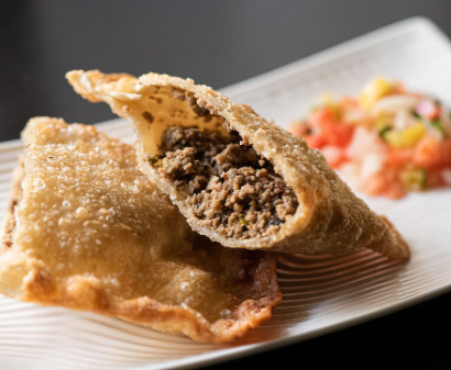 Pastel de Carne: Crocância, sabor e tradição