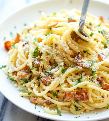 Talharim à Carbonara: Cremosidade e sabor desse clássico italiano